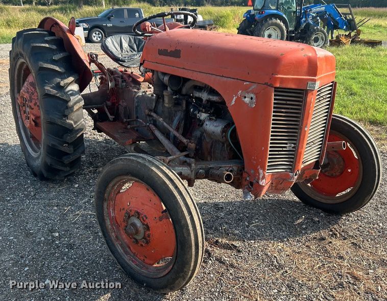 image for item DO6689 1948 Ferguson TE20 tractor