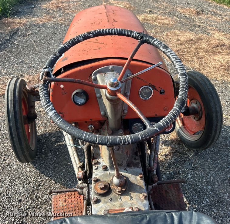 image for item DO6689 1948 Ferguson TE20 tractor