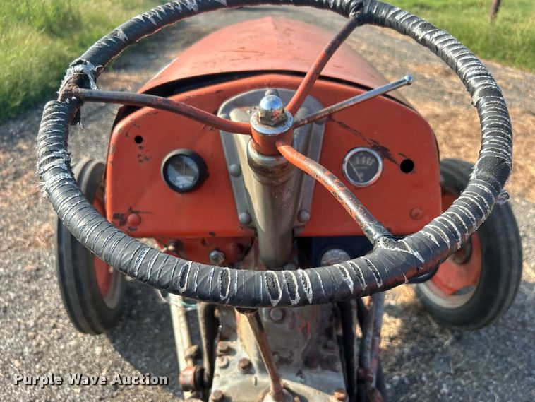 image for item DO6689 1948 Ferguson TE20 tractor