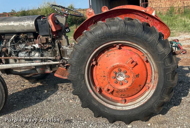 image for item DO6689 1948 Ferguson TE20 tractor