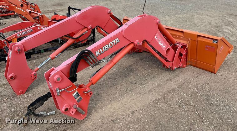 image for item DO7157 Kubota  LA1944 loader
