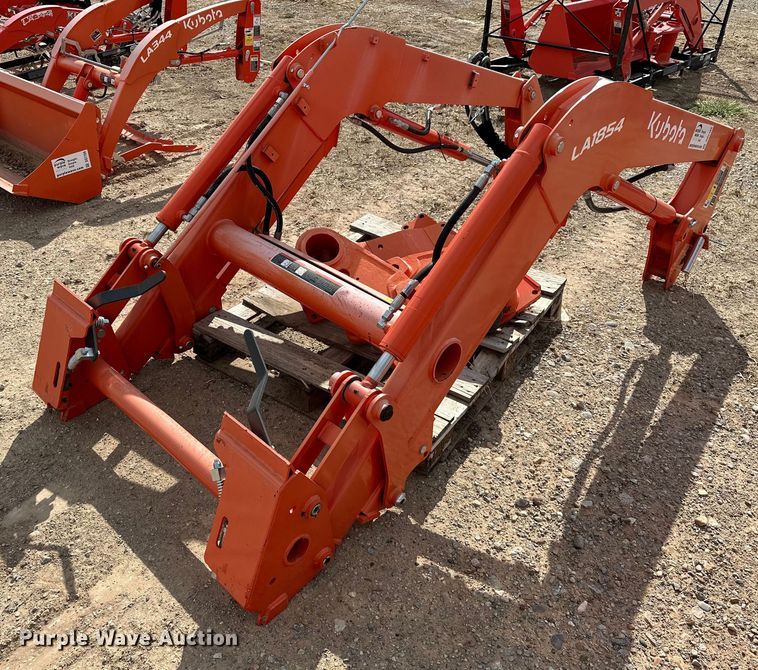 image for item DO7160 Kubota LA1854S loader