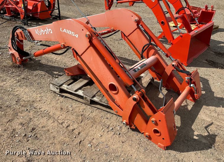 image for item DO7160 Kubota LA1854S loader