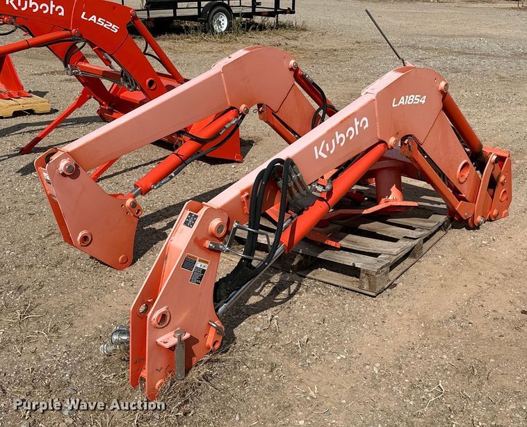 image for item DO7160 Kubota LA1854S loader