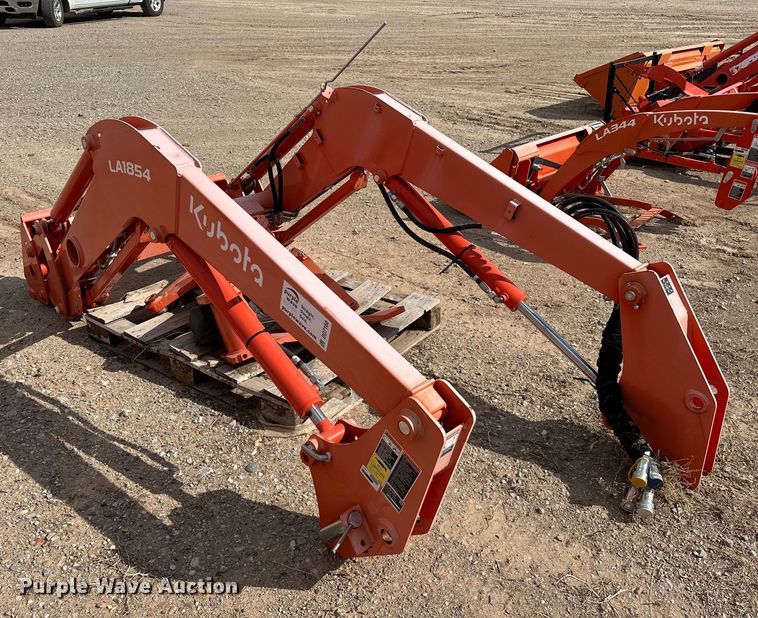 image for item DO7160 Kubota LA1854S loader