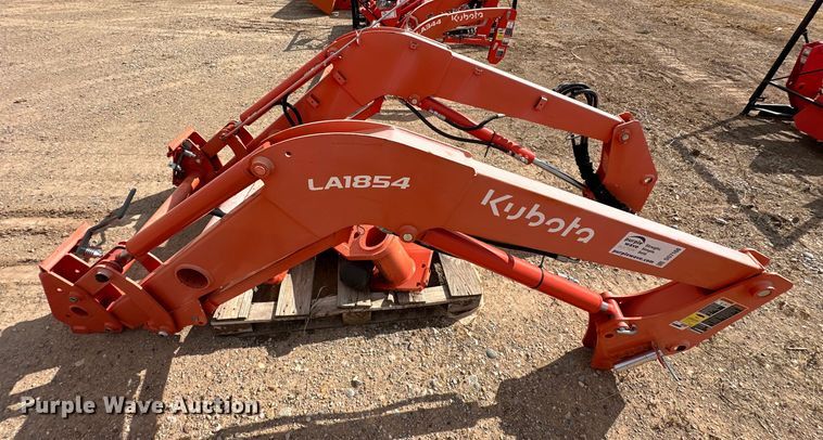 image for item DO7160 Kubota LA1854S loader