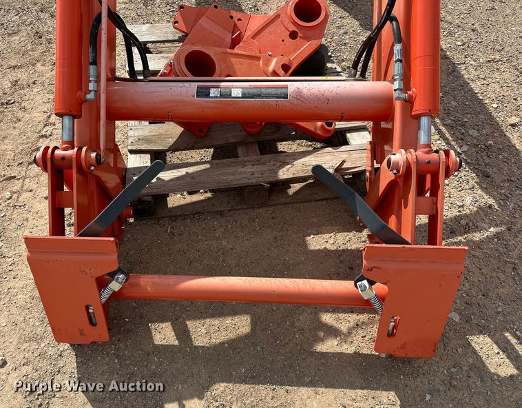 image for item DO7160 Kubota LA1854S loader