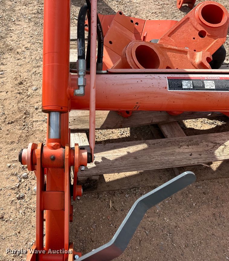 image for item DO7160 Kubota LA1854S loader