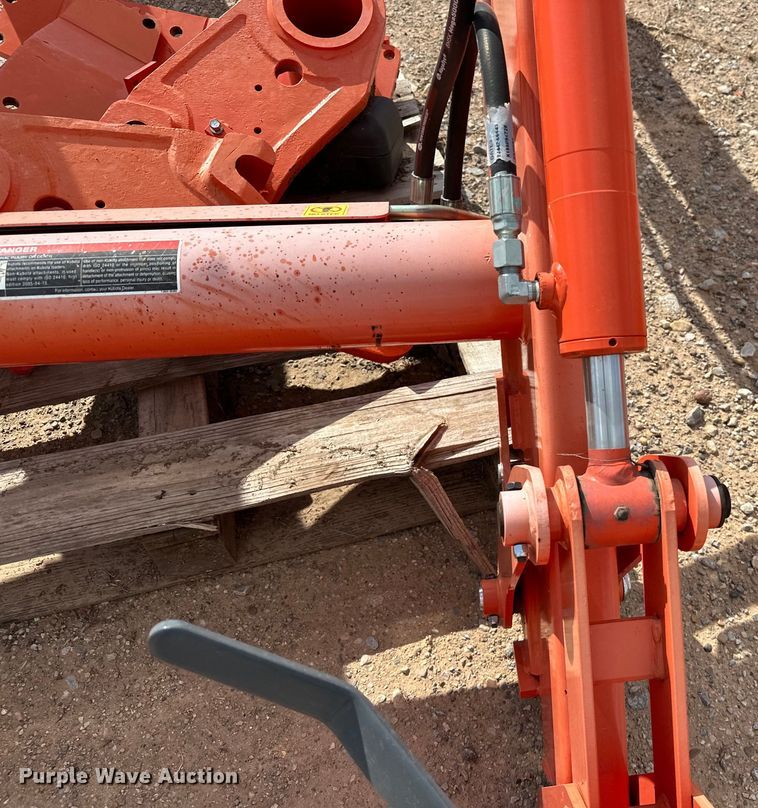 image for item DO7160 Kubota LA1854S loader