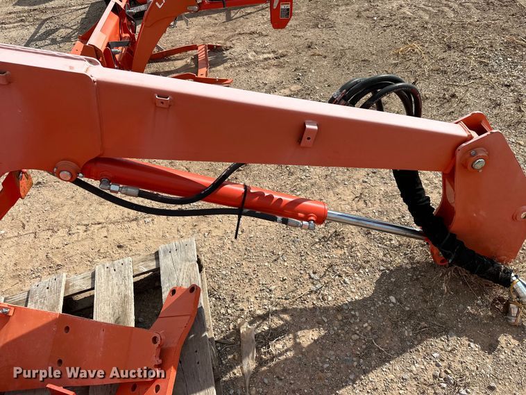 image for item DO7160 Kubota LA1854S loader