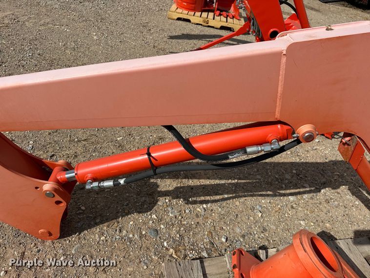 image for item DO7160 Kubota LA1854S loader