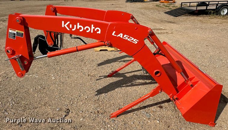 image for item DO7161 Kubota LA525FL loader