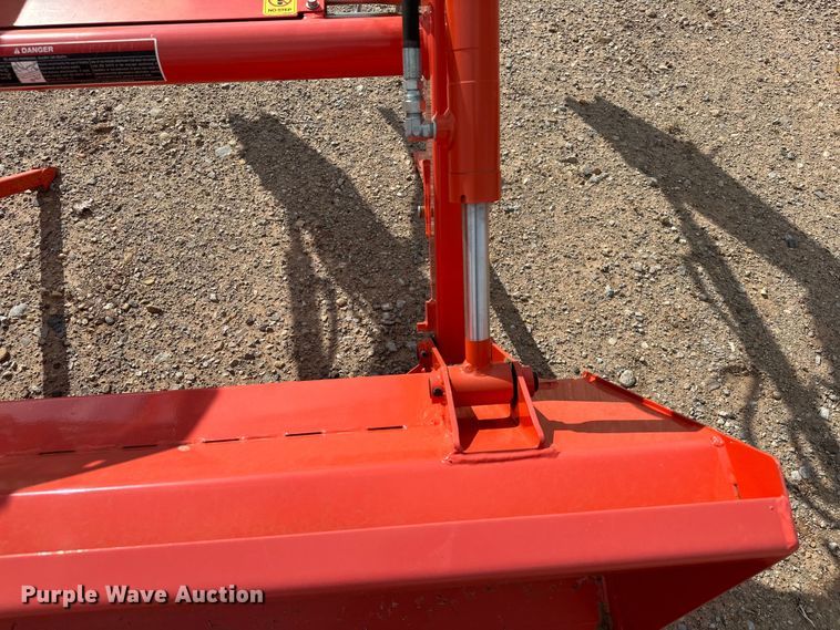 image for item DO7161 Kubota LA525FL loader