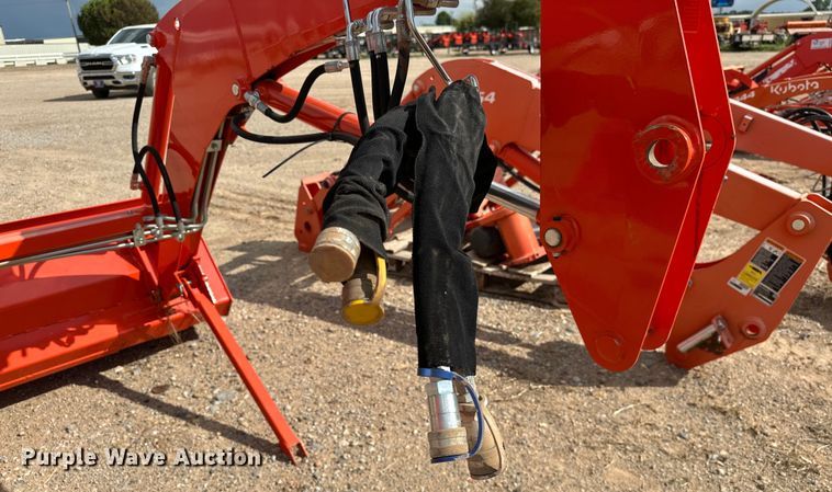 image for item DO7161 Kubota LA525FL loader