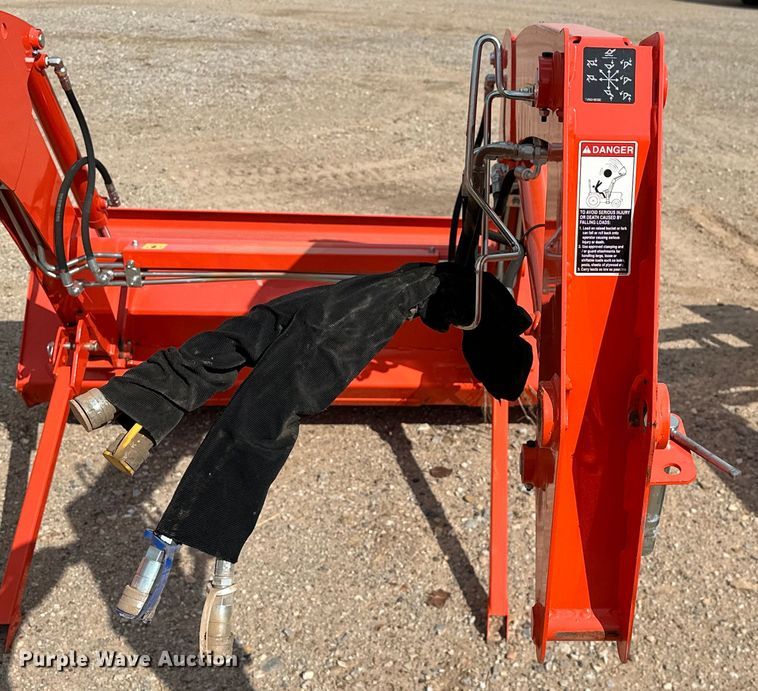 image for item DO7161 Kubota LA525FL loader