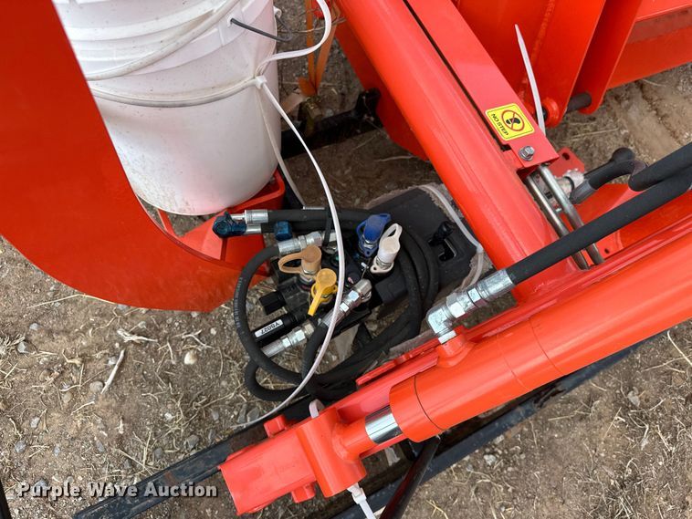 image for item DO7166 Kubota  LA524FL loader