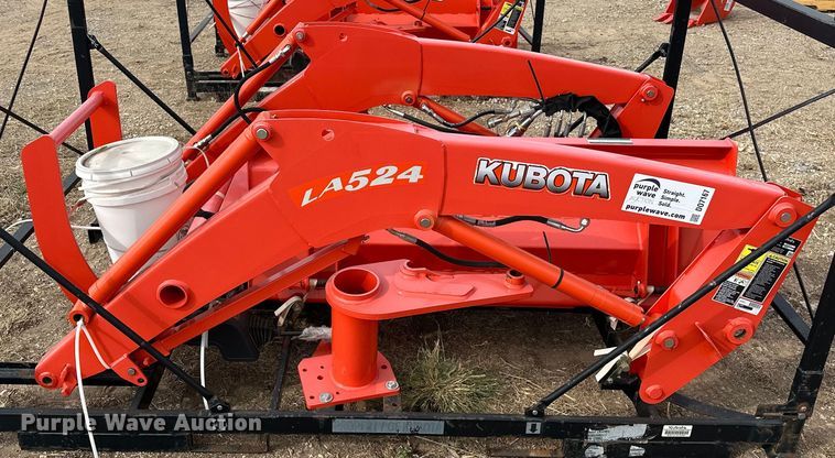image for item DO7167 Kubota  LA524FL loader