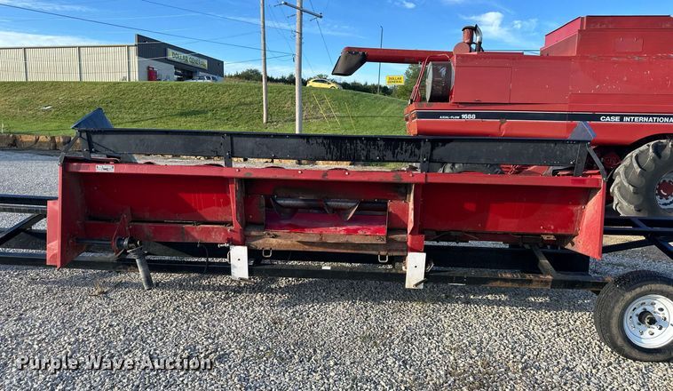 image for item DR2583 Case IH 1063 corn head