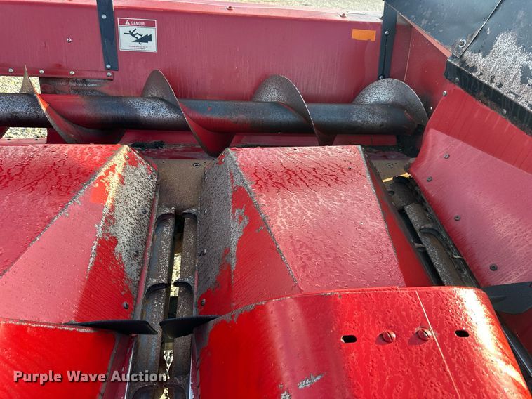 image for item DR2583 Case IH 1063 corn head