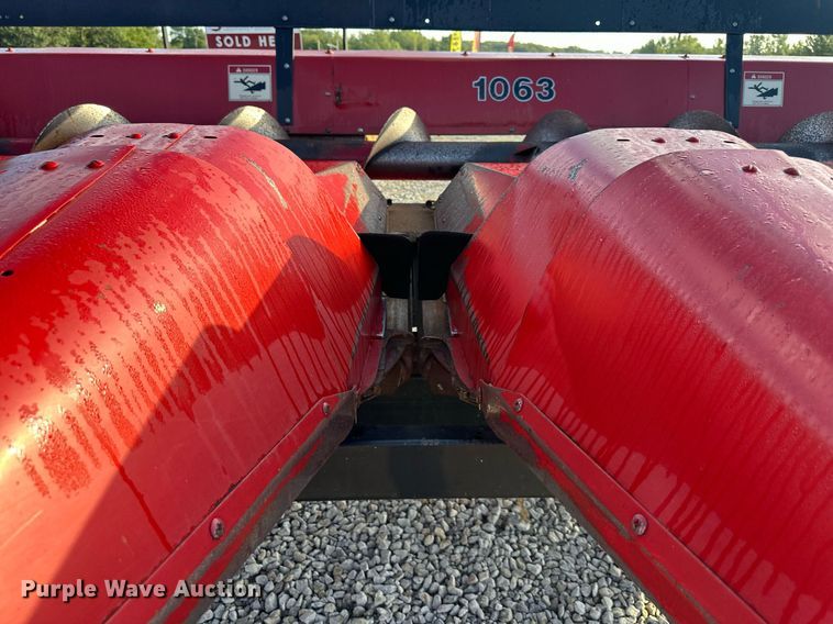image for item DR2583 Case IH 1063 corn head