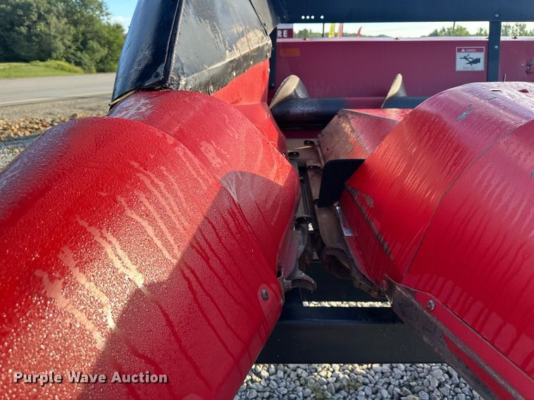 image for item DR2583 Case IH 1063 corn head