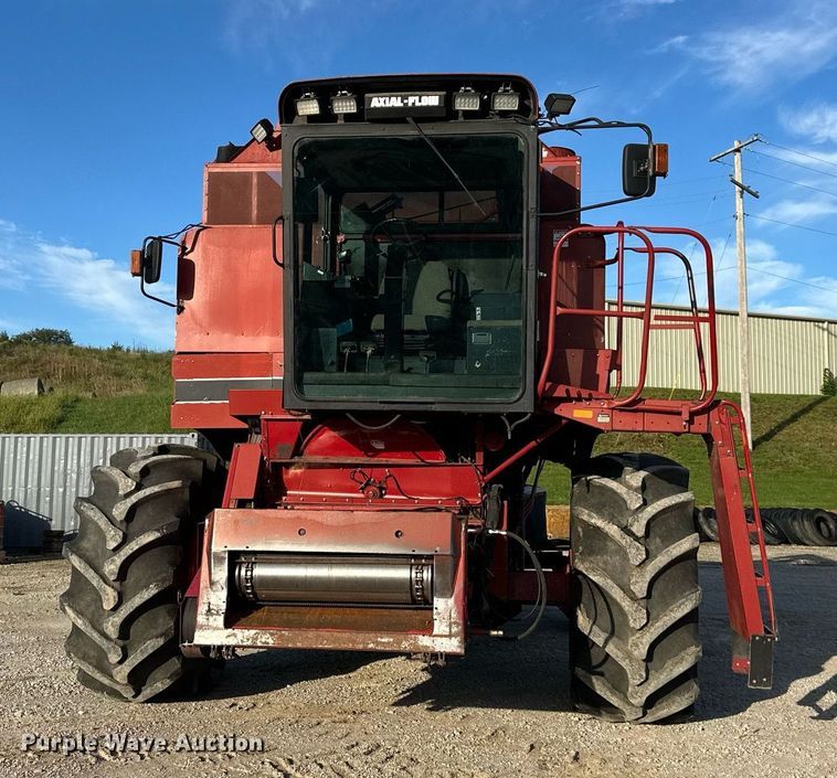 image for item DR2584 1994 Case IH 1688 Axial-Flow RWA combine