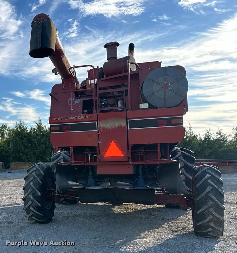 image for item DR2584 1994 Case IH 1688 Axial-Flow RWA combine