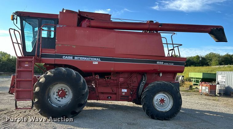 image for item DR2584 1994 Case IH 1688 Axial-Flow RWA combine
