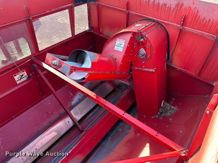 image for item DR2584 1994 Case IH 1688 Axial-Flow RWA combine
