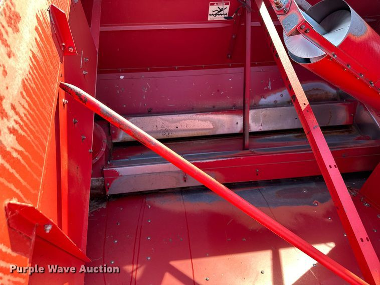 image for item DR2584 1994 Case IH 1688 Axial-Flow RWA combine