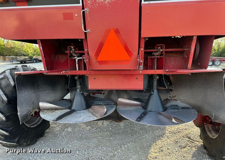 image for item DR2584 1994 Case IH 1688 Axial-Flow RWA combine