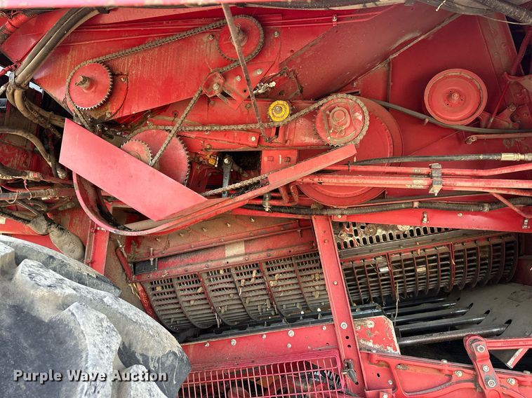 image for item DR2584 1994 Case IH 1688 Axial-Flow RWA combine