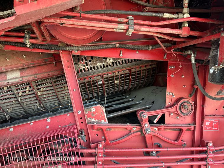 image for item DR2584 1994 Case IH 1688 Axial-Flow RWA combine