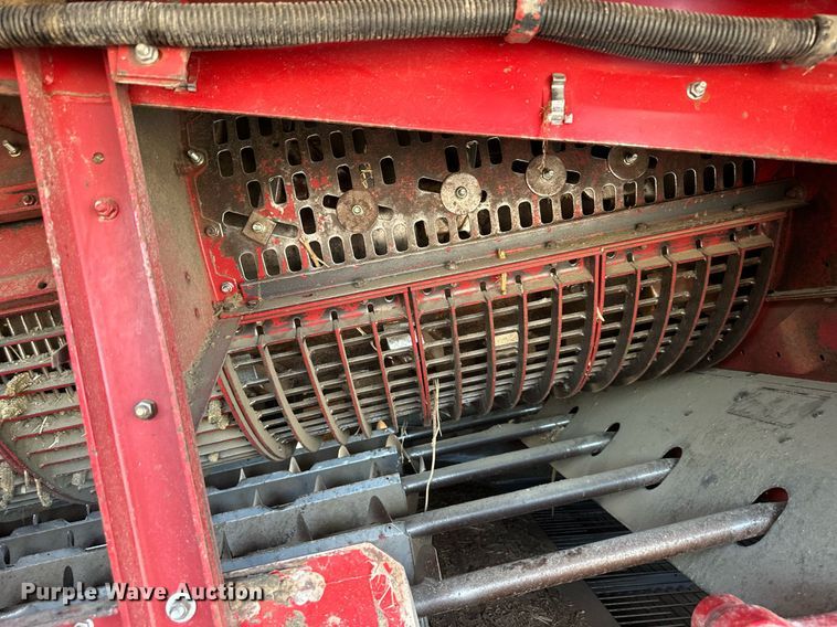image for item DR2584 1994 Case IH 1688 Axial-Flow RWA combine