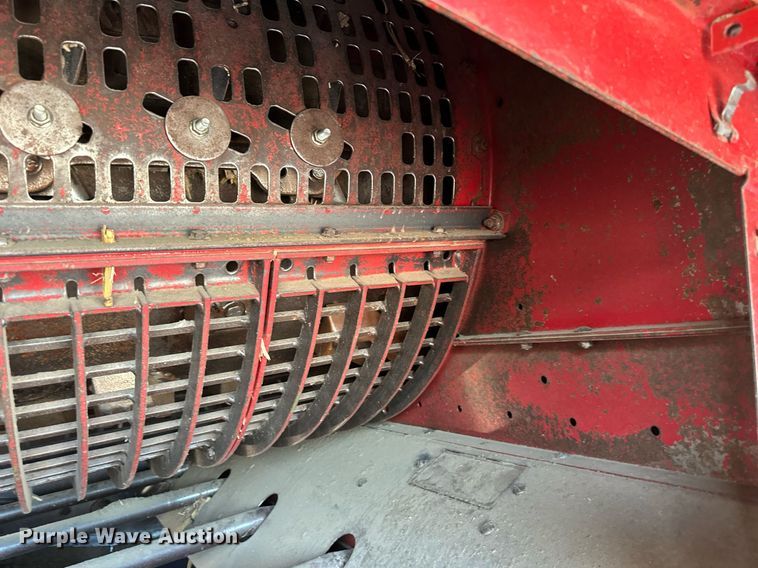 image for item DR2584 1994 Case IH 1688 Axial-Flow RWA combine