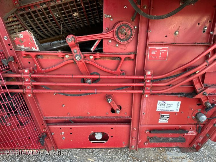 image for item DR2584 1994 Case IH 1688 Axial-Flow RWA combine