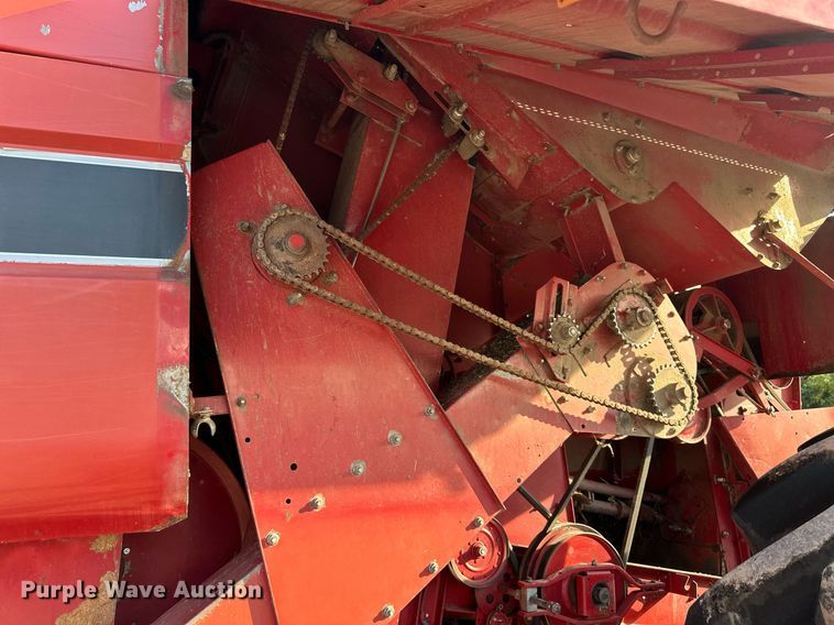image for item DR2584 1994 Case IH 1688 Axial-Flow RWA combine
