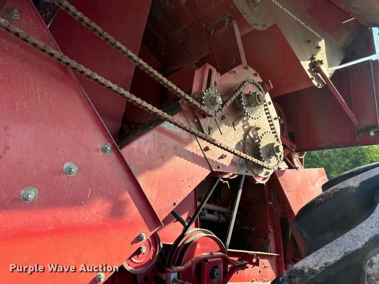 image for item DR2584 1994 Case IH 1688 Axial-Flow RWA combine