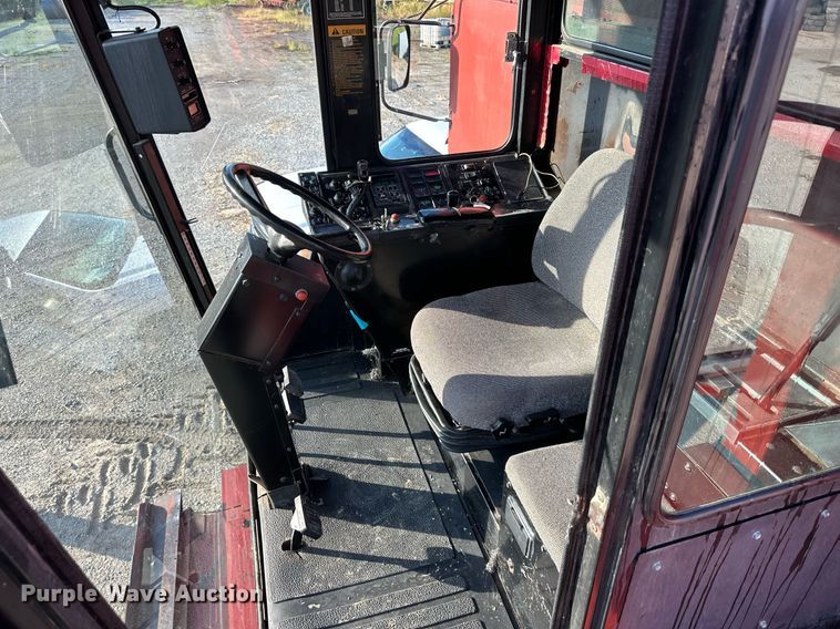 image for item DR2584 1994 Case IH 1688 Axial-Flow RWA combine