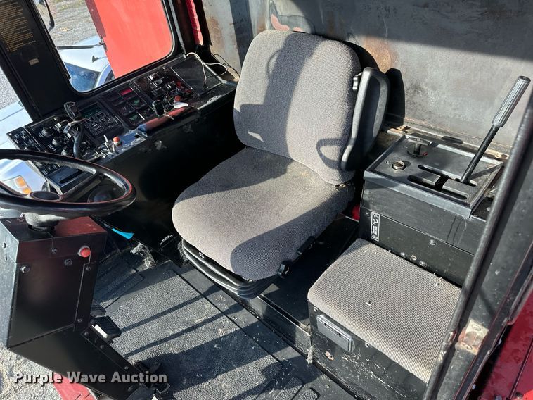 image for item DR2584 1994 Case IH 1688 Axial-Flow RWA combine