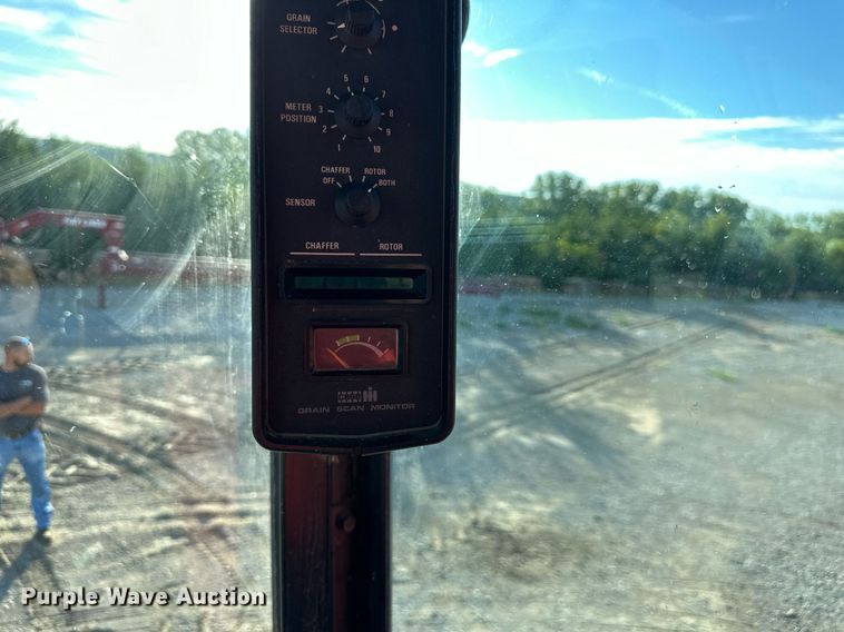 image for item DR2584 1994 Case IH 1688 Axial-Flow RWA combine