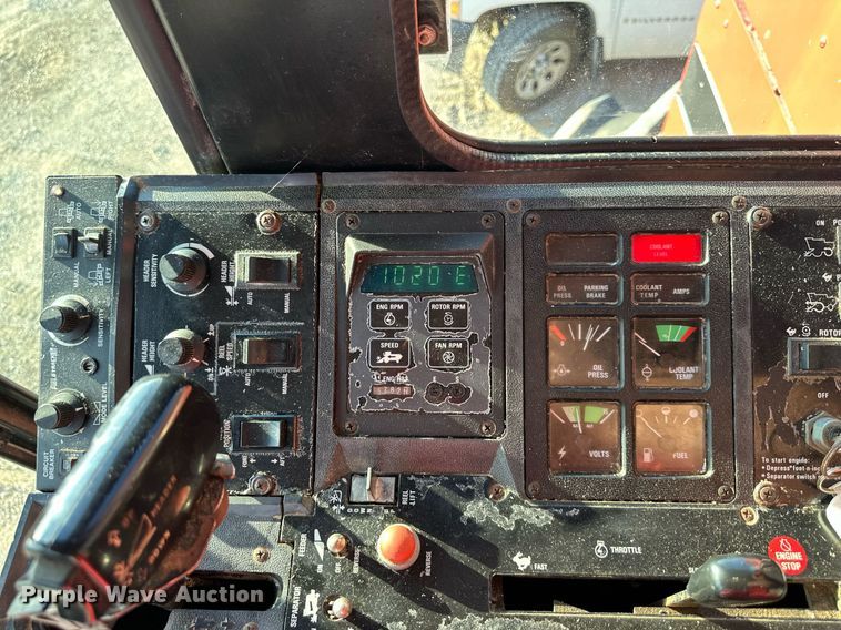 image for item DR2584 1994 Case IH 1688 Axial-Flow RWA combine