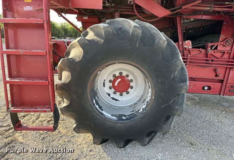 image for item DR2584 1994 Case IH 1688 Axial-Flow RWA combine