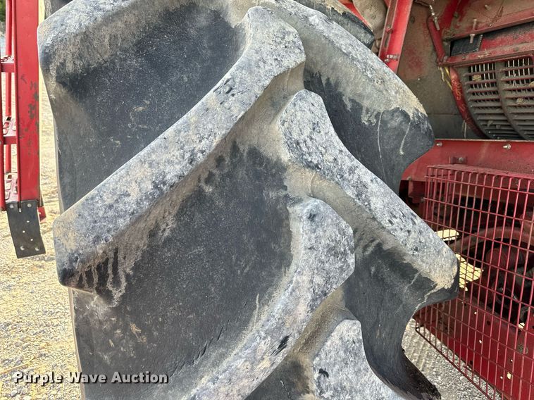 image for item DR2584 1994 Case IH 1688 Axial-Flow RWA combine