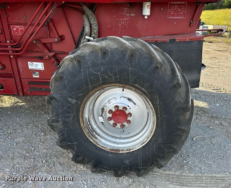 image for item DR2584 1994 Case IH 1688 Axial-Flow RWA combine