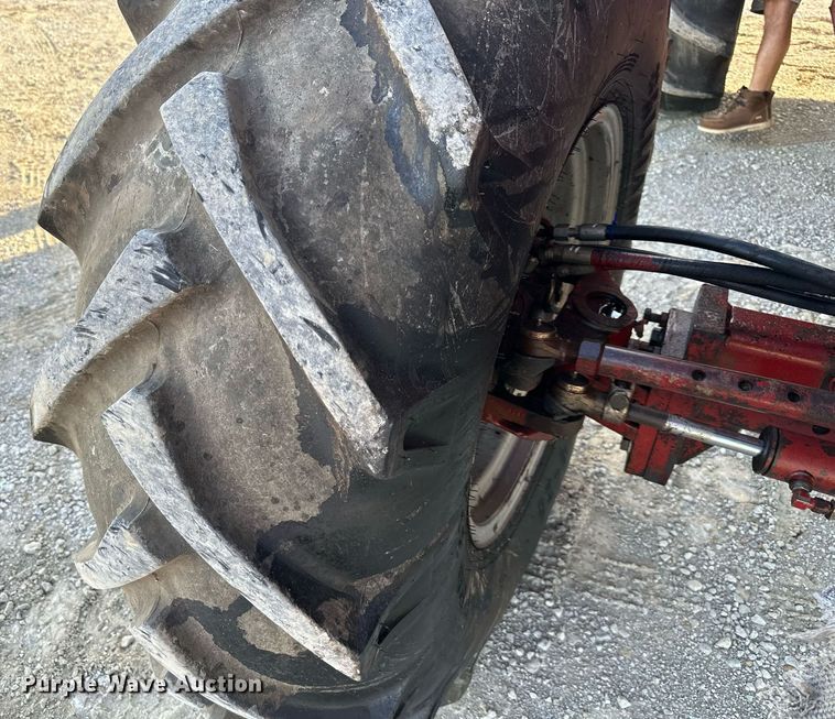 image for item DR2584 1994 Case IH 1688 Axial-Flow RWA combine