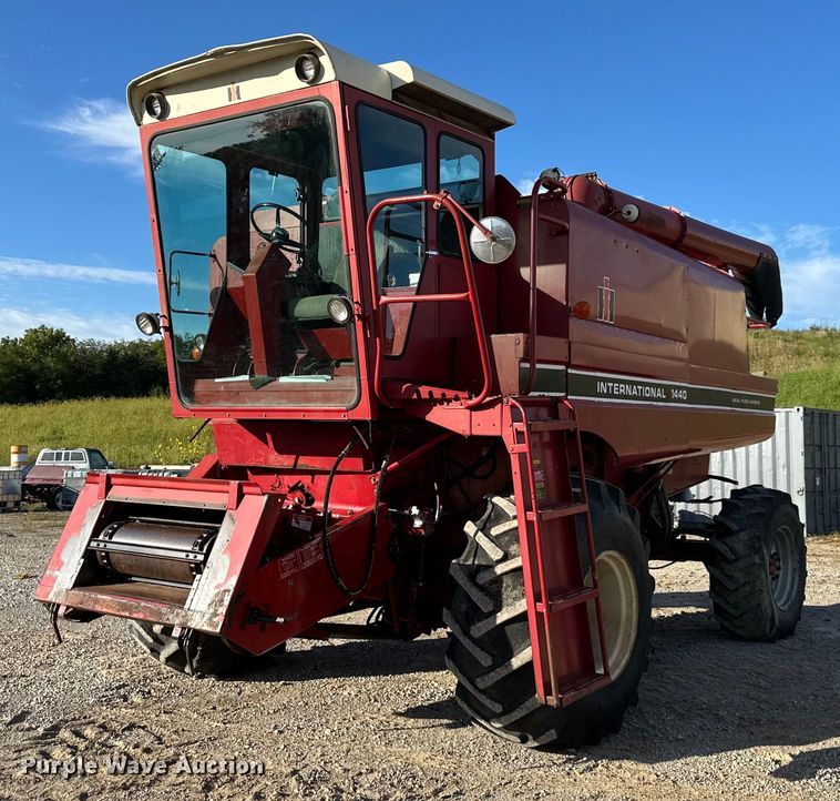 image for item DR2585 1981 Case IH 1440 Axial-Flow RWA combine