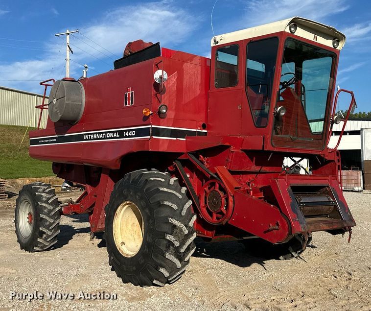 image for item DR2585 1981 Case IH 1440 Axial-Flow RWA combine