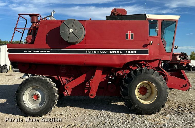 image for item DR2585 1981 Case IH 1440 Axial-Flow RWA combine