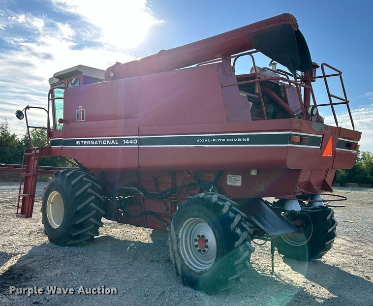 image for item DR2585 1981 Case IH 1440 Axial-Flow RWA combine